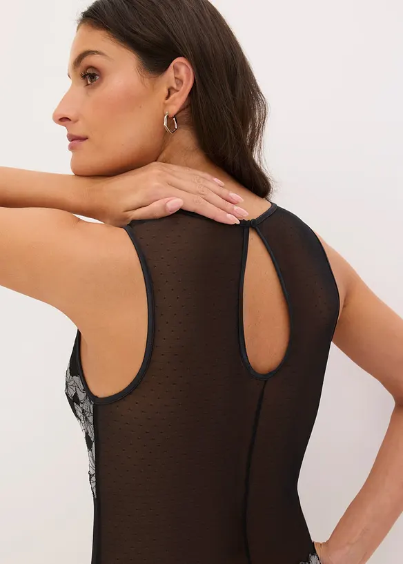 Body con perizoma e ricami raffinati, bonprix