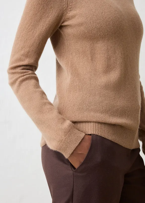 Maglione a collo alto in misto cachemire morbido con Good Cashmere Standard&reg;, bonprix