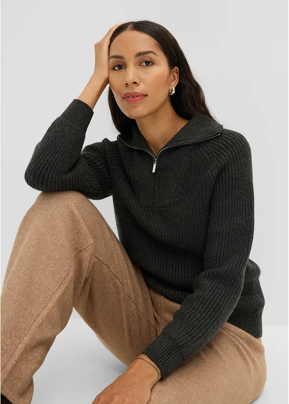 Maglione con collo alto e zip in misto viscosa morbido, bonprix