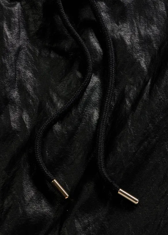 Pantaloni in similpelle con elastico in vita, bonprix