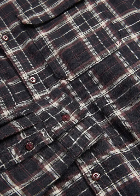 Camicia di flanella a quadri con taschini, bonprix