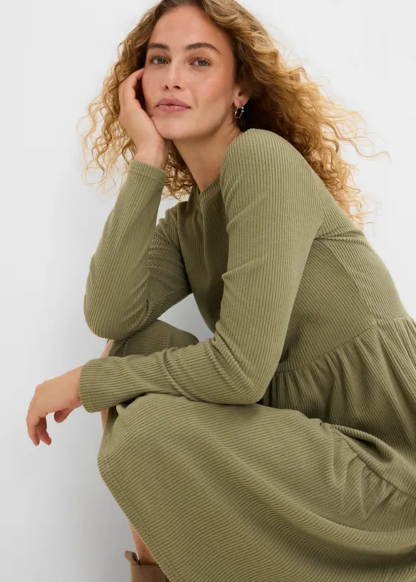 Abito midi in maglia a coste elasticizzata, bonprix