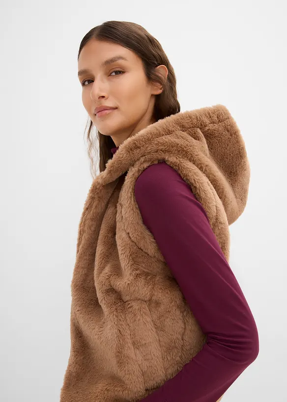 Gilet in pelliccia sintetica con tasche laterali, bonprix
