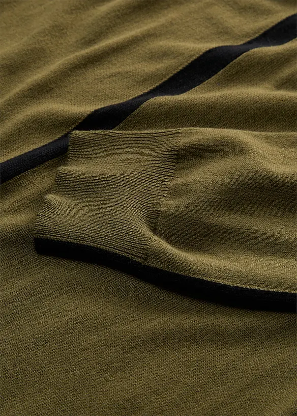 Abito in maglia di misto viscosa con dettagli a contrasto, bonprix
