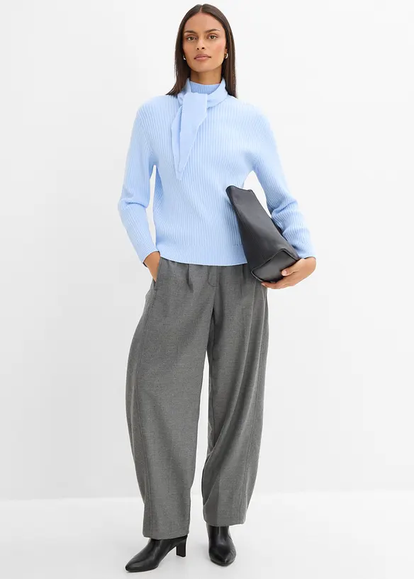 Maglione in  filato grosso con colletto alto e dettaglio a foulard, bonprix