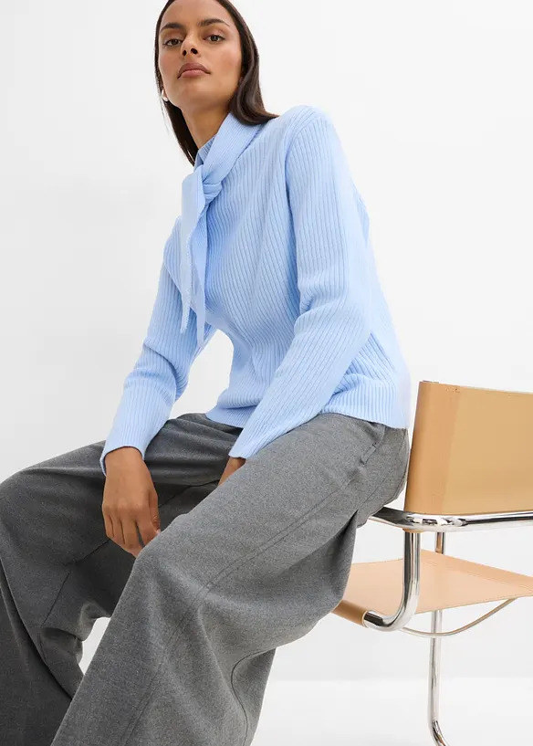 Maglione in  filato grosso con colletto alto e dettaglio a foulard, bonprix