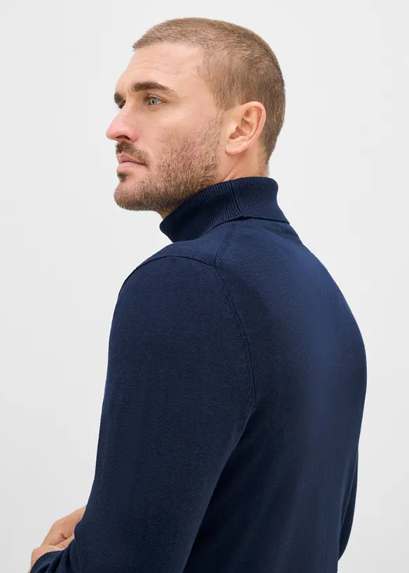 Maglione a collo alto in filato fine con pregiata lana merino, slim fit, bonprix