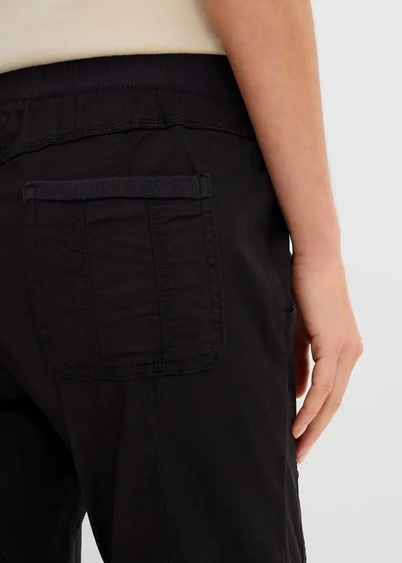 Pantaloni capri in misto cotone con laccetto, bonprix