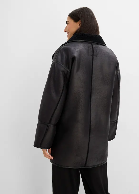 Giacca oversize di montone sintetico, bonprix