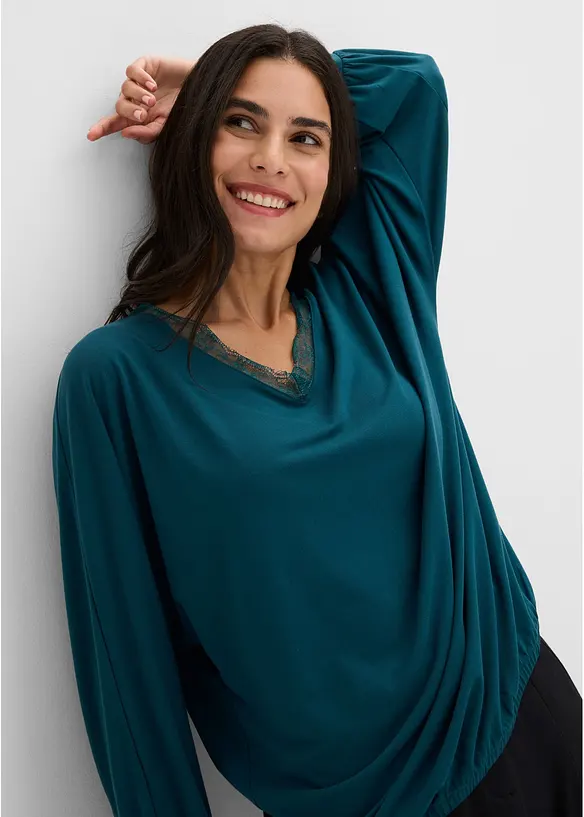 Maglia lunga in viscosa con maniche a pipistrello, bonprix