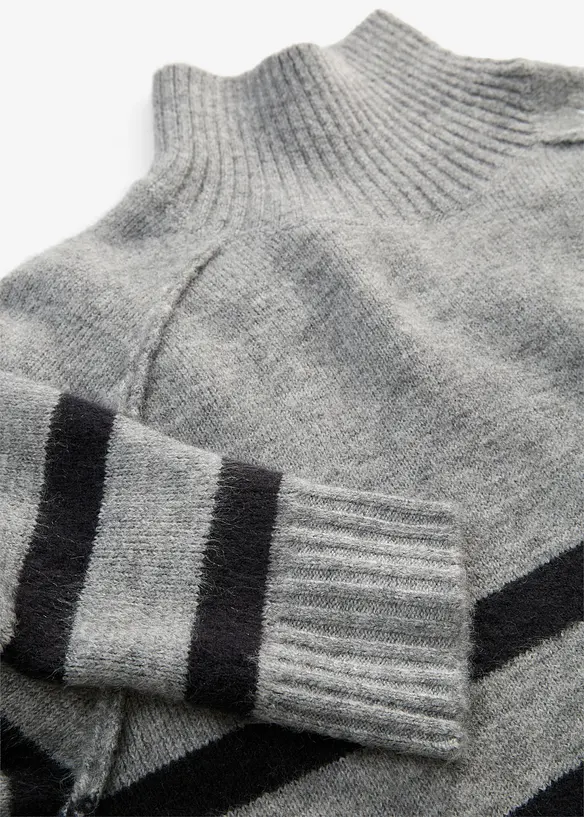 Maglione ampio a collo alto, bonprix