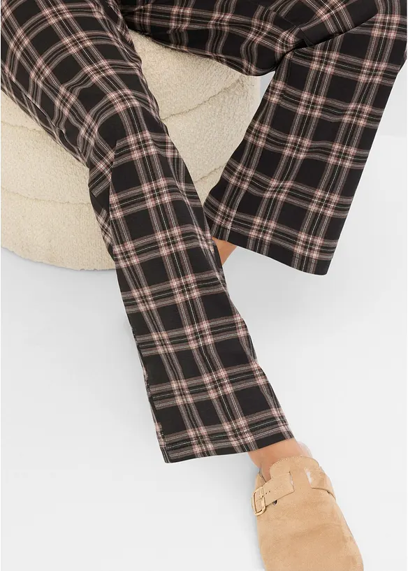 Tuta da casa loungewear in felpa con pantaloni in flanella, bonprix