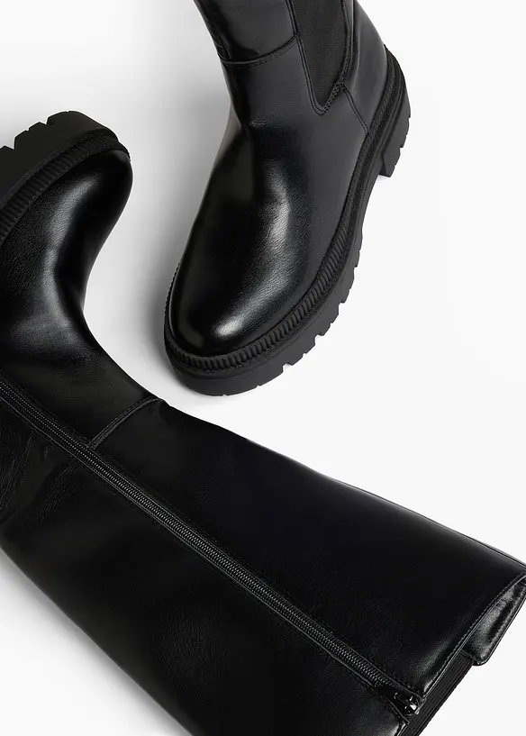 Stivali larghi foderati con plateau e inserto elasticizzato, bonprix