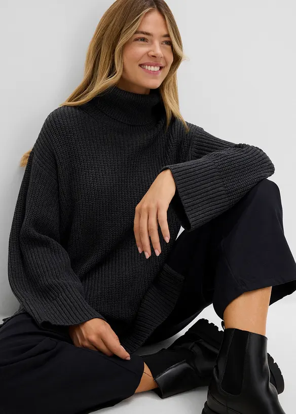 Maglione oversize a collo alto in misto cotone, bonprix