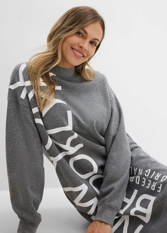 Abito oversize in morbida felpa di misto cotone, bonprix