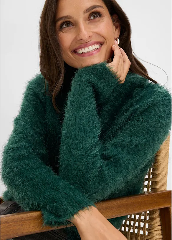 Maglione a collo alto in morbido filato effetto piume, bonprix