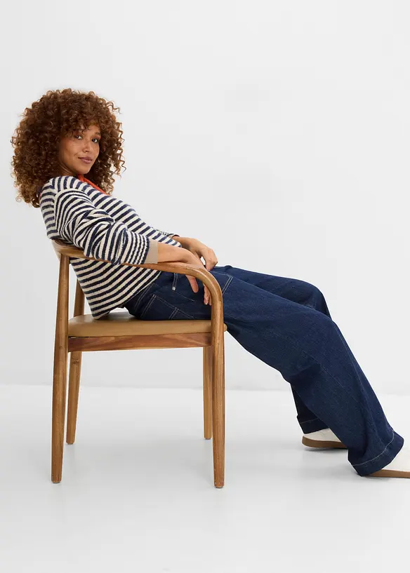 Jeans wide leg con tasche applicate, vita media, bonprix