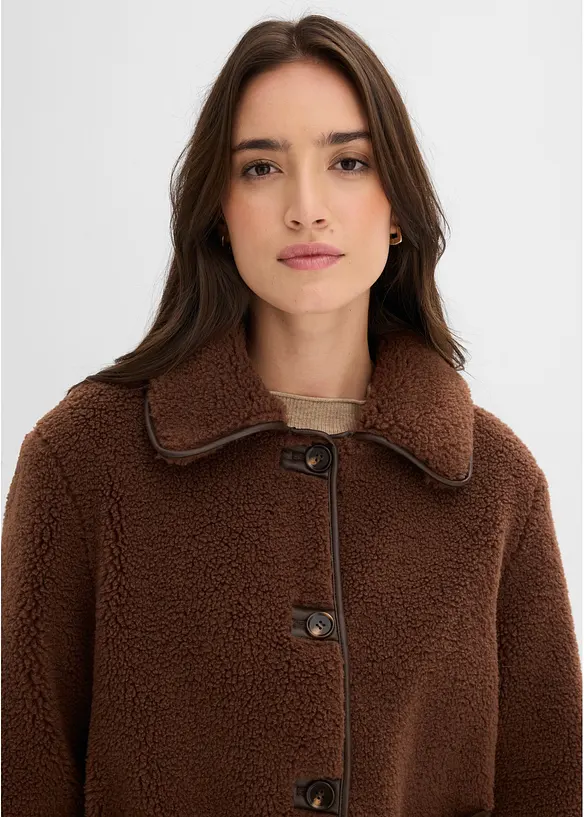 Giacca in pelliccia teddy con tasche applicate, bonprix