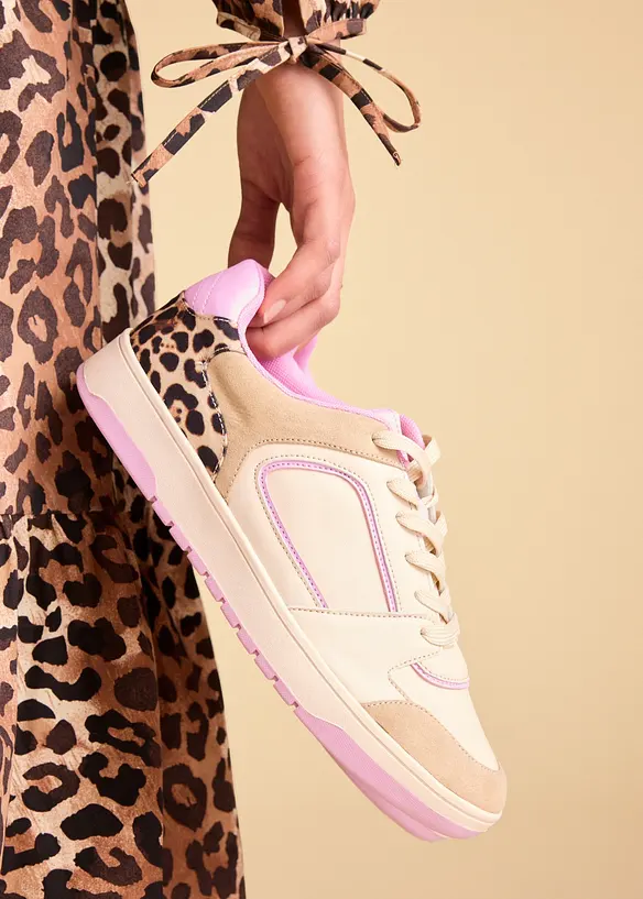 Sneaker con dettagli animalier, bonprix