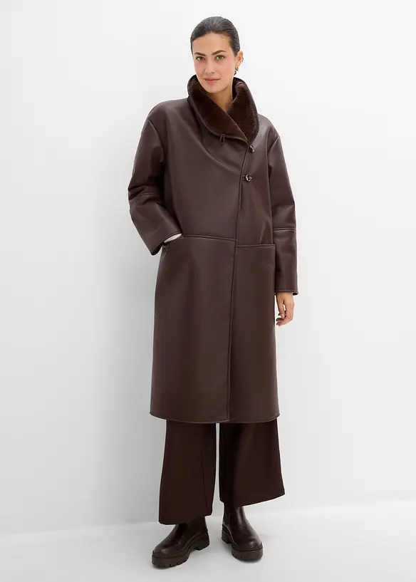 Cappotto in similpelle con collo alto, bonprix