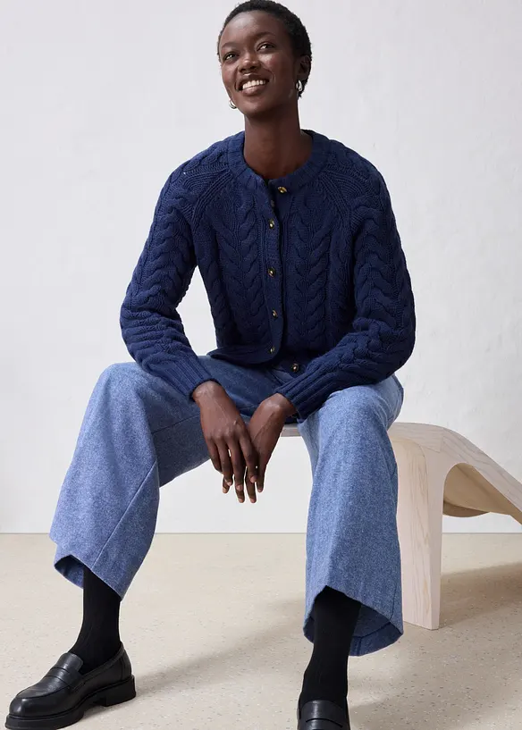 Cardigan in fine lana merino a maglia grossa con motivo a trecce, bonprix