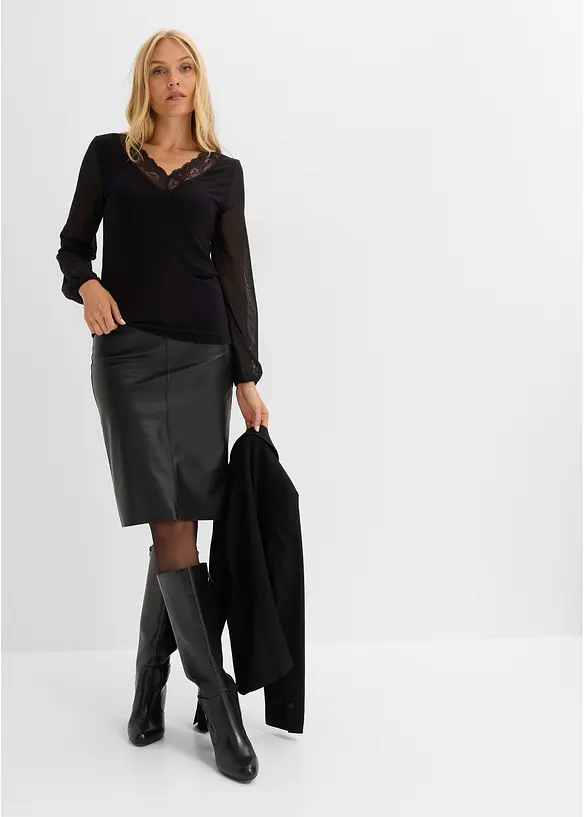 Maglia a maniche lunghe con guarnizione in pizzo sullo scollo a V, bonprix