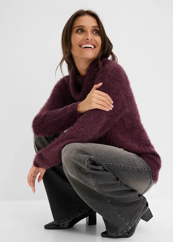 Maglione a collo alto in morbido filato effetto piume, bonprix