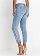 Jeans con ricami a vita media, bonprix