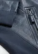 Giacca in similpelle leggera e sciancrata con inserti elasticizzati ai lati, bonprix